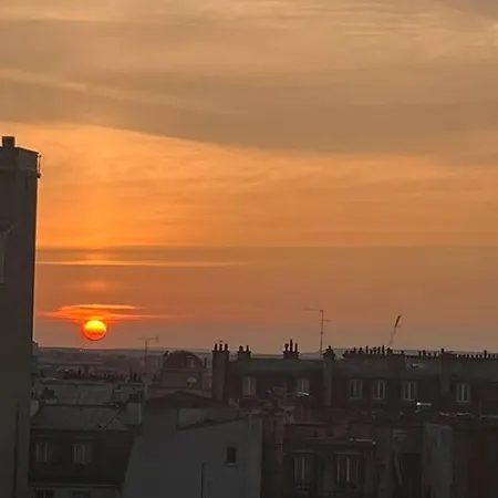 Montmartre With A View And Swimming Pool Access