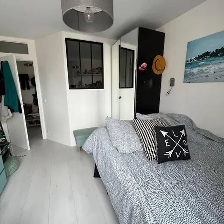 Apartment Montmartre With A View And Swimming Pool Access *