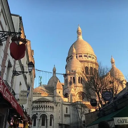 Montmartre With A View And Swimming Pool Access Apartment